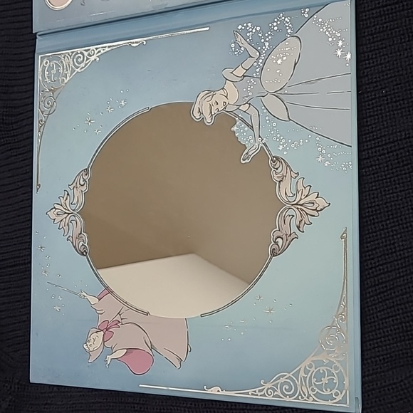 Disney Princess Cinderella Face and Eye Shadow Palette Highlighter Blush 22shade - Picture 11 of 11